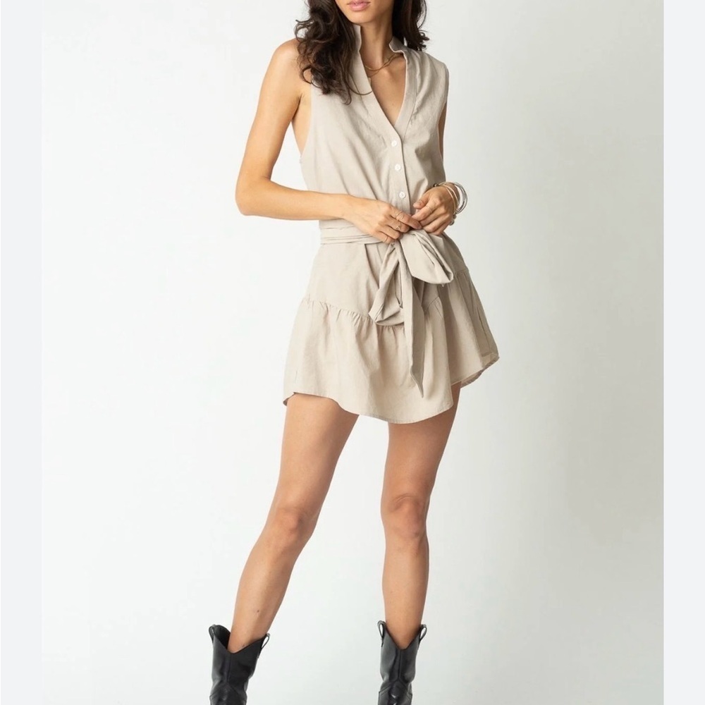 Stillwater LA Beige Sleeveless Button Down Tie Ruffle Mini Dress Small